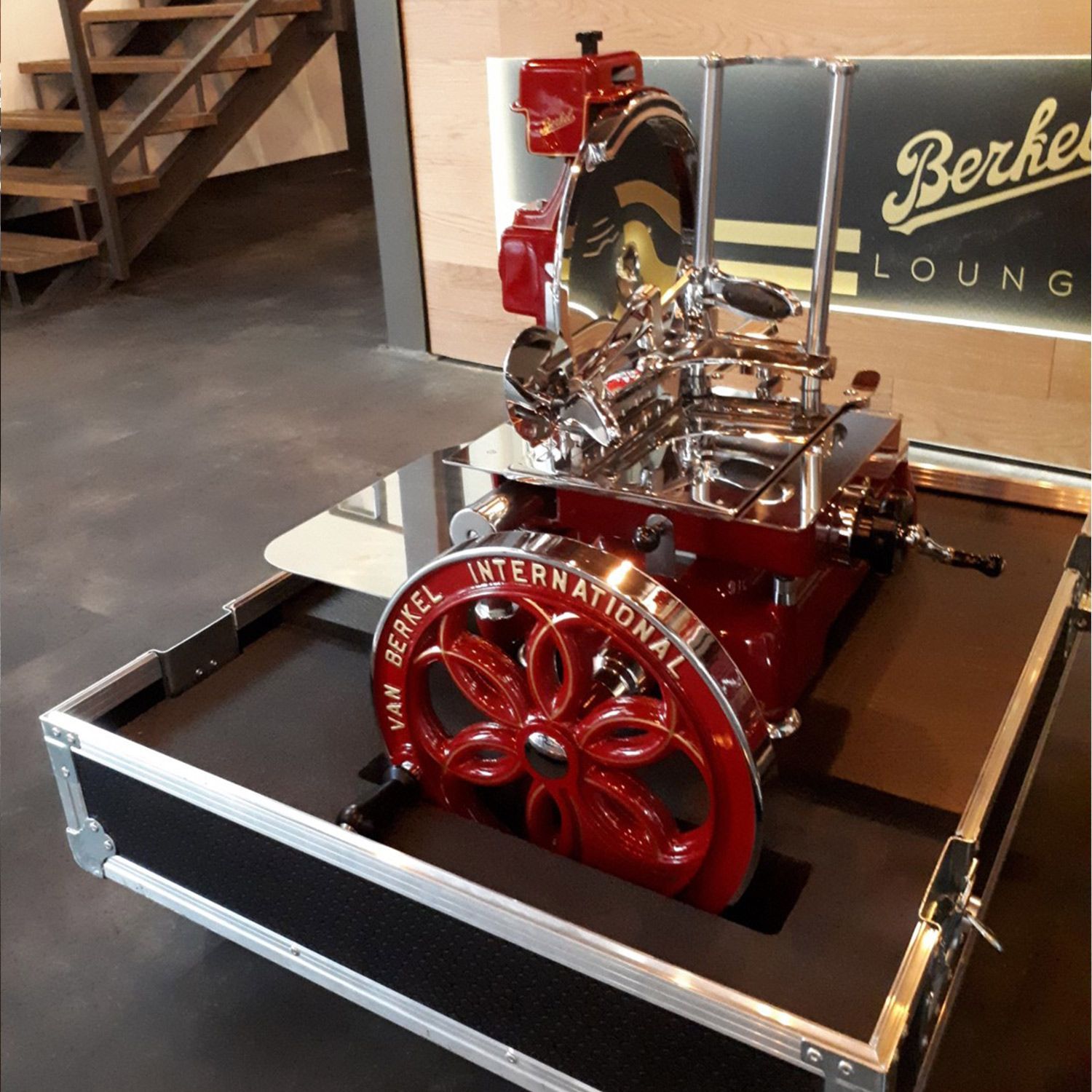 Berkel B114 Transportbox aus Aluminium mit Rädern für sicheren Transport ausser Haus